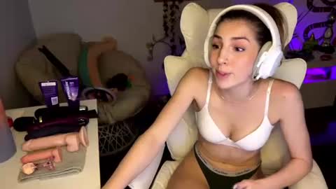 Amber online show from 10/20/25, 01:17