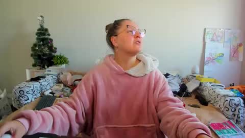 Anna - not anna - right Anna  online show from 02/04/26, 09:04