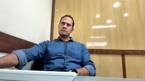 Snapshot of rick503835 chatting on 10/08/25, 01:09 Rick Arian online show from 10/08/25, 01:09