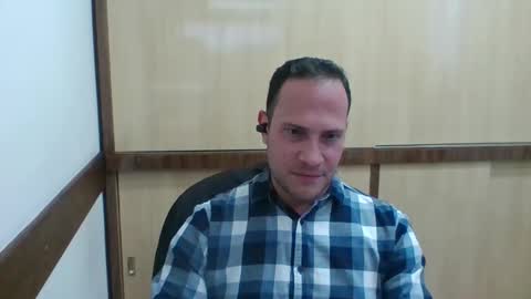 Snapshot of rick503835 chatting on 10/28/25, 01:36 Rick Arian online show from 10/28/25, 01:36