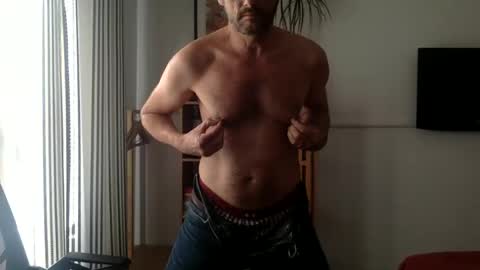 Snapshot of rickcamman chatting on 01/29/25, 08:18 Rick online show from 01/29/25, 08:18