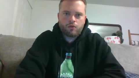 Snapshot of ridemeh11 chatting on 11/30/25, 12:31 ridemeh11 online show from 11/30/25, 12:31