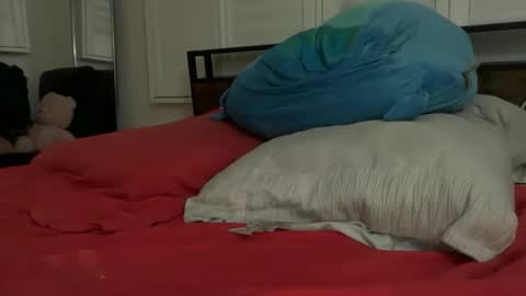 rider853 online show from 12/22/25, 02:52