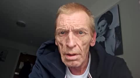 Snapshot of ridetherodd96 chatting on 11/20/25, 01:44 ridetherodd96 online show from 11/20/25, 01:44