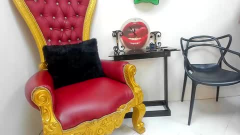 Snapshot of rihana_grey chatting on 10/10/25, 10:14 Rihana online show from 10/10/25, 10:14