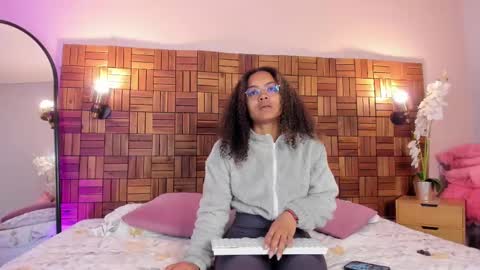 Sara online show from 02/11/25, 10:04