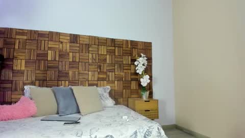 Sara online show from 11/02/25, 10:28