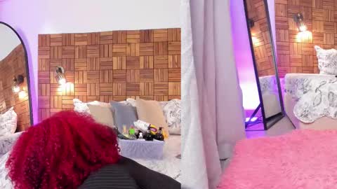 Sara online show from 12/01/25, 10:09