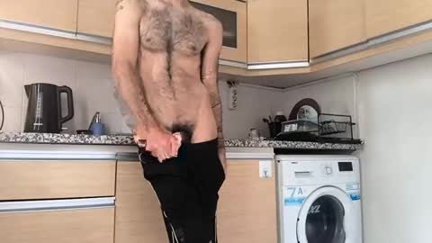 riia362963 online show from 10/28/25, 09:46