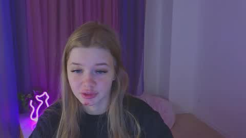 Rina online show from 09/25/25, 08:45