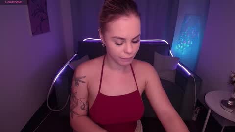 Snapshot of rikaraily chatting on 02/25/25, 07:31 Rika online show from 02/25/25, 07:31