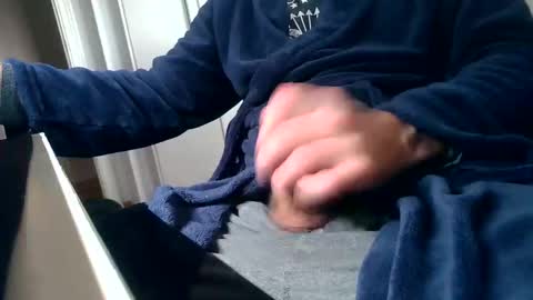 Snapshot of riki_rikard chatting on 01/05/25, 12:10 Riki online show from 01/05/25, 12:10