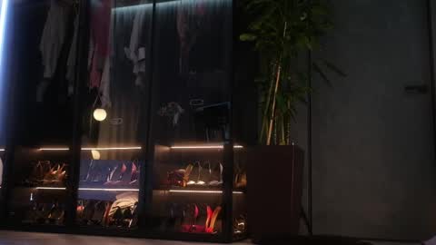    if you wanna buy smth stockingsph etc  custom videos or pics  online show from 04/23/26, 12:29