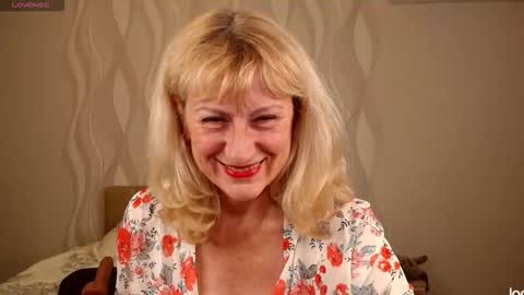 Riley online show from 10/11/25, 05:33