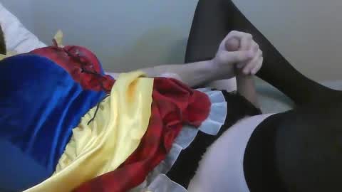 Snapshot of riley_belle98 chatting on 12/29/24, 06:27 riley_belle98 online show from 12/29/24, 06:27