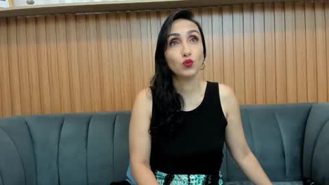 Snapshot of riley_reid_milf chatting on 05/12/26, 12:35 Oriana online show from 05/12/26, 12:35