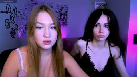 Snapshot of riley_sanders chatting on 10/14/25, 07:25 Meow online show from 10/14/25, 07:25