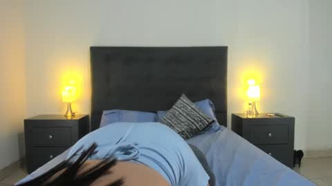 Snapshot of riley_skye_ chatting on 12/02/24, 04:31 RAILEY online show from 12/02/24, 04:31