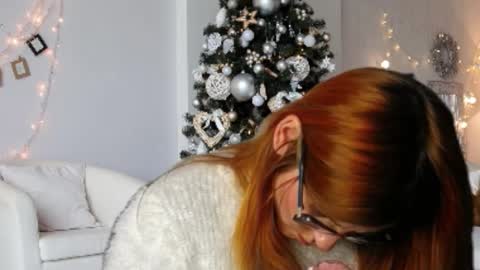 Snapshot of rileycomely chatting on 12/26/24, 01:18 RileyComely online show from 12/26/24, 01:18