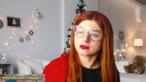 Snapshot of rileycomely chatting on 01/04/25, 10:02 RileyComely online show from 01/04/25, 10:02