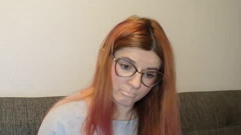 Snapshot of rileycomely chatting on 12/01/25, 03:55 RileyComely online show from 12/01/25, 03:55