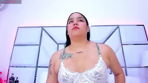 Snapshot of rileysweett chatting on 01/15/26, 11:37 Riley online show from 01/15/26, 11:37