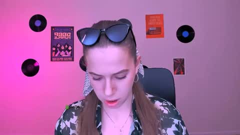 Snapshot of rina_gold_ chatting on 05/09/26, 07:46 Rina online show from 05/09/26, 07:46