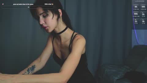 Snapshot of rinacain chatting on 09/28/25, 12:16 RINA online show from 09/28/25, 12:16