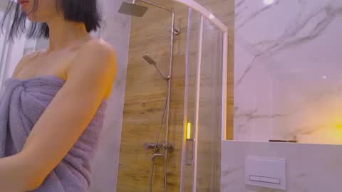 Snapshot of rinacain chatting on 05/23/26, 08:18 RINA online show from 05/23/26, 08:18