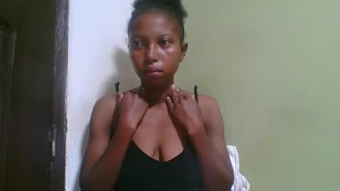 Snapshot of rinah654271 chatting on 02/02/26, 02:43 rinah654271 online show from 02/02/26, 02:43