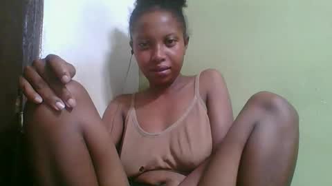 Snapshot of rinah654271 chatting on 02/13/26, 04:47 rinah654271 online show from 02/13/26, 04:47