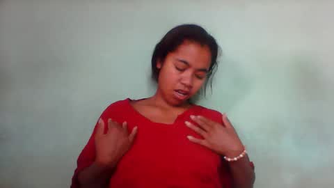 Snapshot of rinah856024 chatting on 05/04/26, 05:03 rinah856024 online show from 05/04/26, 05:03