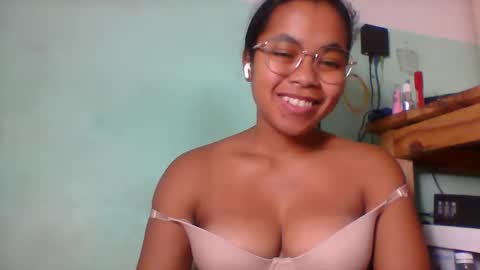 Snapshot of rinah856024 chatting on 05/08/26, 06:13 rinah856024 online show from 05/08/26, 06:13