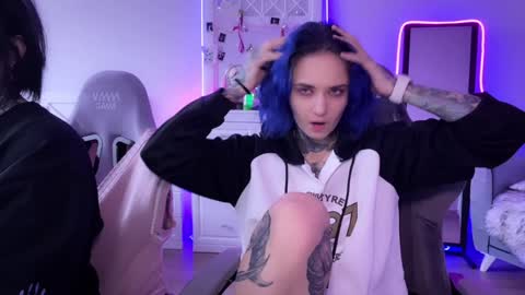   DianaBrite            fansl y online show from 01/21/25, 11:56