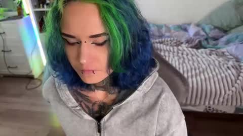   DianaBrite            fansl y online show from 09/25/25, 01:15