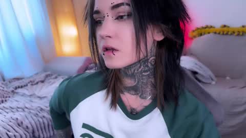   DianaBrite            fansl y online show from 03/11/26, 12:22