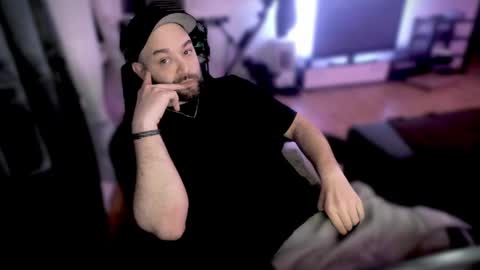 Snapshot of riptid3_ chatting on 02/12/25, 11:20 Ask Me online show from 02/12/25, 11:20