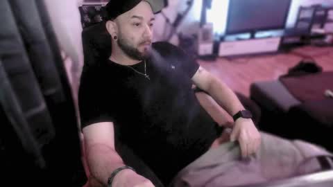 Snapshot of riptid3_ chatting on 02/21/25, 06:48 Ask Me online show from 02/21/25, 06:48