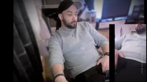 Snapshot of riptid3_ chatting on 03/02/25, 08:48 Ask Me online show from 03/02/25, 08:48