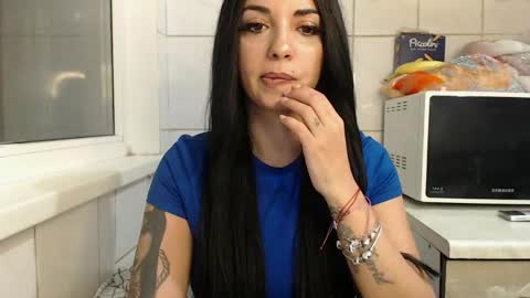 riri_mojo_92 online show from 04/21/26, 08:44