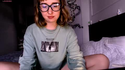 Snapshot of riri_rich chatting on 12/23/24, 07:06 Rita online show from 12/23/24, 07:06