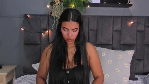 RIRI  online show from 09/17/25, 07:48