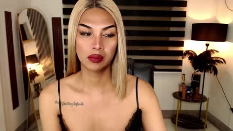 riri online show from 02/04/25, 07:18