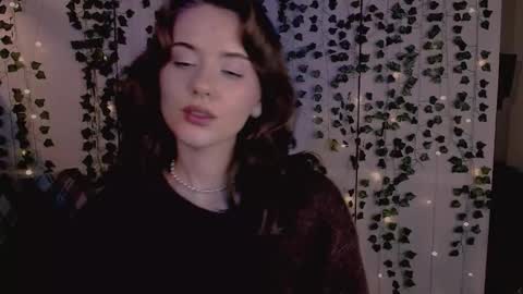 Snapshot of risha_laass chatting on 10/24/25, 08:16 risha_laass online show from 10/24/25, 08:16