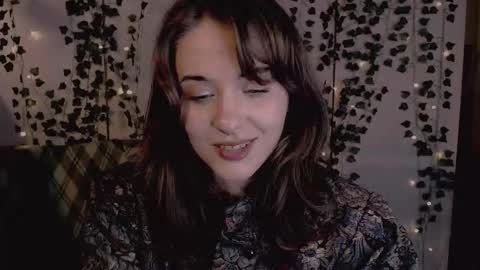 risha_laass online show from 11/12/25, 07:57