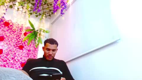 Risitos De Oro online show from 10/28/25, 03:21