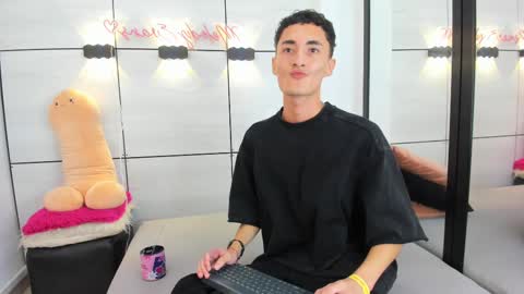 Snapshot of ritchie_alameda chatting on 09/21/25, 10:28 Ritchie Alameda online show from 09/21/25, 10:28