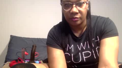 Snapshot of riversaint chatting on 12/14/24, 02:21 River Saint online show from 12/14/24, 02:21