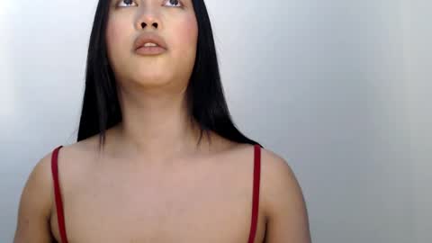 Snapshot of riyah_parker chatting on 05/26/26, 02:18 riyah_parker online show from 05/26/26, 02:18