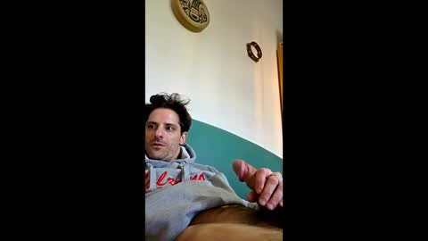 rizzo1980682473 online show from 04/23/26, 04:09